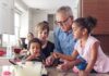 Cuando los abuelos viven en casa: valores que fortalecen a toda la familia