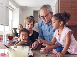 Cuando los abuelos viven en casa: valores que fortalecen a toda la familia