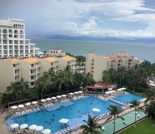 ¿Puerto Vallarta o Nuevo Vallarta? El encanto tradicional frente al lujo moderno