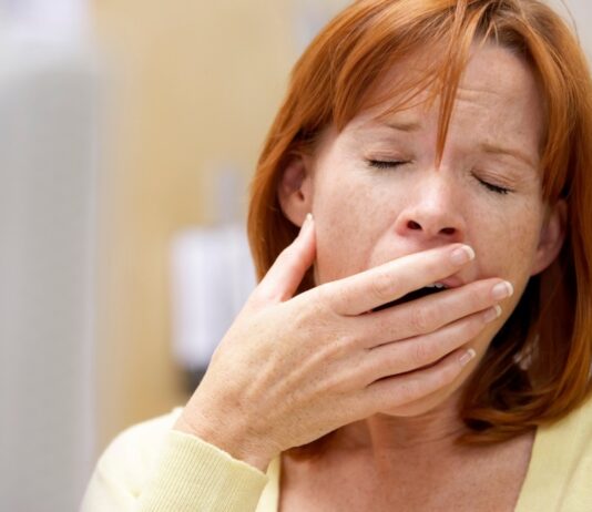 ¿Por qué bostezamos? Ciencia detrás de un gesto tan común como enigmático