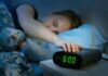 ¿Despertar con despertador es bueno o malo para tu salud?