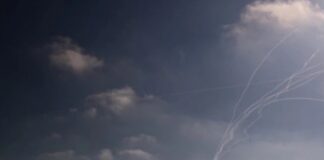 Irán lanza cientos de misiles contra Israel en respuesta a ataques a sus instalaciones nucleares