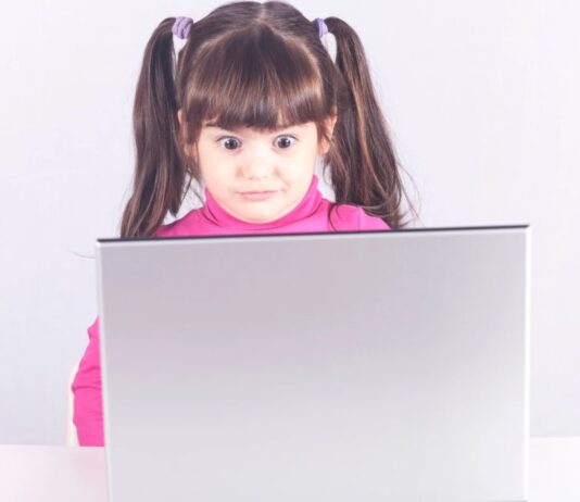 Los peligros de no supervisar el acceso de tus hijos a Internet