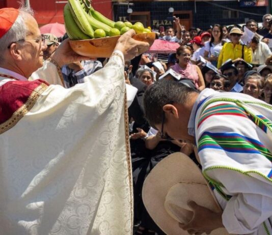Una Iglesia de pobres: el llamado del Papa León XIV y la brecha con la vida parroquial