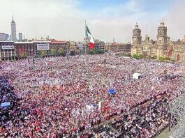 La versión de que la izquierda está “en caída libre” no aparece ni en las cifras ni en la calle Concentración masiva de personas en el Zócalo de la Ciudad de México durante un acto político, vista panorámica de la plaza llena.