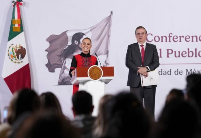El Secretario de Economía Marcelo Ebrard con la Presidenta Claudia Sheinbaum, protagonistas principales del Plan México.