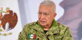 Gobierno federal detalla operativo y reacciones tras caída del líder del CJNG General Ricardo Trevilla Trejo presenta información del operativo contra el líder del CJNG durante conferencia del Gobierno de México.