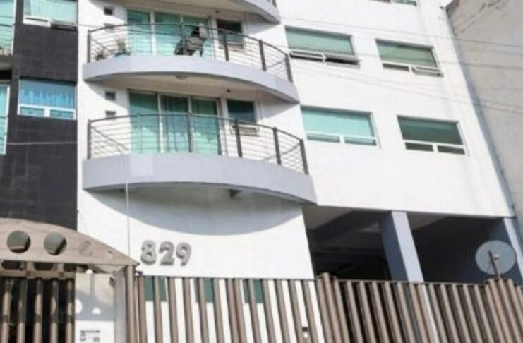 El caso Edith Guadalupe: las horas que México ya no puede permitirse perder Fachada de un edificio residencial en la Ciudad de México, con balcones y portón metálico, identificado con el número 829, último lugar donde fue vista Edith Guadalupe.
