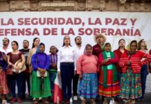 Morena tomó las calles de Chihuahua entre consignas de soberanía, tensión política y una movilización menor a la esperada Dirigentes y simpatizantes de Morena durante una concentración frente al Palacio de Gobierno de Chihuahua, con una manta de gran tamaño sobre soberanía, seguridad y paz.