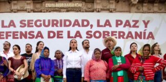 Morena tomó las calles de Chihuahua entre consignas de soberanía, tensión política y una movilización menor a la esperada Dirigentes y simpatizantes de Morena durante una concentración frente al Palacio de Gobierno de Chihuahua, con una manta de gran tamaño sobre soberanía, seguridad y paz.