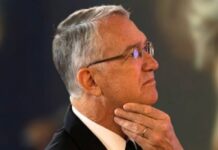 Persisten adeudos millonarios de Ricardo Salinas al SAT mientras crece discurso presidencial opositor Empresario Ricardo Salinas Pliego en el contexto de la discusión pública sobre su adeudo fiscal y su posicionamiento político en México.