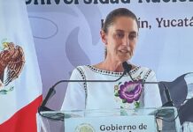 Sheinbaum defiende la Transformación y advierte que “ningún gobierno extranjero” se la arrebatará a México Claudia Sheinbaum ofrece un discurso desde un podio del Gobierno de México durante un evento oficial en Kanasín, Yucatán.