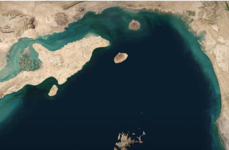 Proceso de paz entre Estados Unidos e Irán queda bajo presión por ataques de Israel en Líbano Composición informativa con referencias a Estados Unidos, Irán y el estrecho de Ormuz, que representa las negociaciones de paz en curso en medio de las tensiones militares en Medio Oriente.