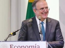 Ebrard: el T-MEC seguirá vigente al menos 10 años más Marcelo Ebrard ofrece una conferencia sobre temas económicos y comerciales relacionados con el T-MEC.