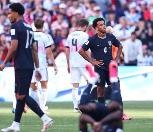 Bélgica respondió en la cancha: eliminó a Estados Unidos tras la polémica por la intervención de Trump Jugadores de Estados Unidos permanecen cabizbajos al finalizar el partido en el que Bélgica los derrotó 4-1 en los octavos de final del Mundial 2026.