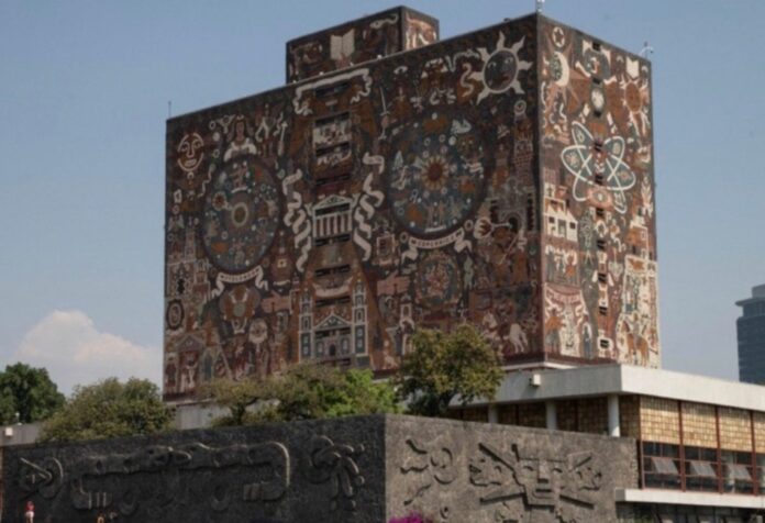 Exámenes en la UNAM Biblioteca Central de la UNAM, sede emblemática de la Universidad Nacional Autónoma de México, institución que investiga irregularidades detectadas en su proceso de admisión 2026.