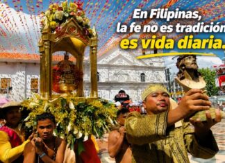 Filipinas: uno de los países más religiosos del mundo, donde la fe cristiana sigue siendo parte de la vida cotidiana Procesión religiosa en Filipinas con fieles portando imágenes sagradas frente a una iglesia durante una celebración católica.