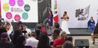 El ABC de las Emociones: la escuela abre espacio a la salud emocional Presentación de la estrategia El ABC de las Emociones ante medios de comunicación, con una pantalla que muestra los principales componentes del programa.