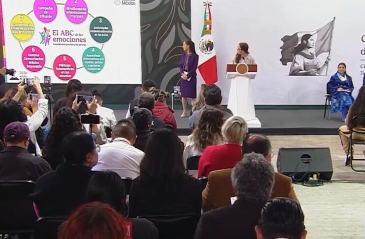 El ABC de las Emociones: la escuela abre espacio a la salud emocional Presentación de la estrategia El ABC de las Emociones ante medios de comunicación, con una pantalla que muestra los principales componentes del programa.