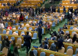 Netanyahu habló, y muchos países le dieron la espalda por atrocidades al pueblo palestino Delegados abandonan el salón de la Asamblea General de la ONU durante el discurso de Benjamín Netanyahu.