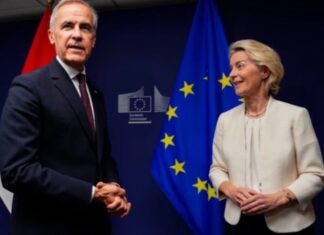 Trump presiona a Canadá y cuestiona su acercamiento a Europa Mark Carney, a la izquierda, y Ursula von der Leyen, a la derecha, frente a las banderas de Canadá y de la Unión Europea.