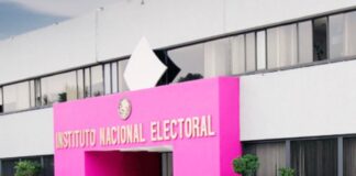 Blanca Cruz encabeza la transición del INE; Diputados prepara el relevo definitivo Fachada del Instituto Nacional Electoral, con entrada rosa, nombre institucional en letras doradas y ventanales.
