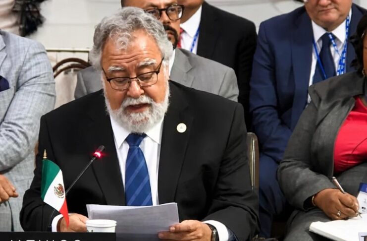 Nicaragua: condenar el autoritarismo no significa renunciar a la soberanía Alejandro Encinas, representante de México ante la OEA, durante la reunión de cancilleres sobre Nicaragua.